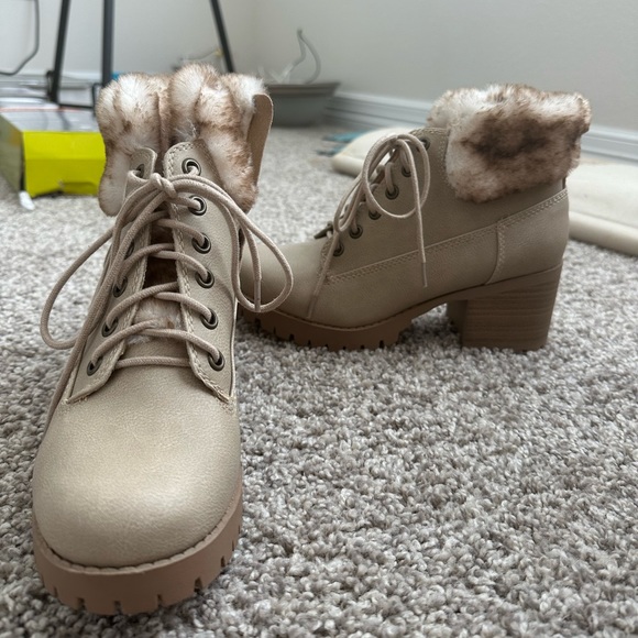 Soda Faux Fur Winter Boots! - Picture 2 of 4